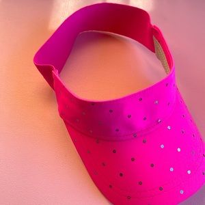 Puma visor. Youth sized- elastic back. Never worn.